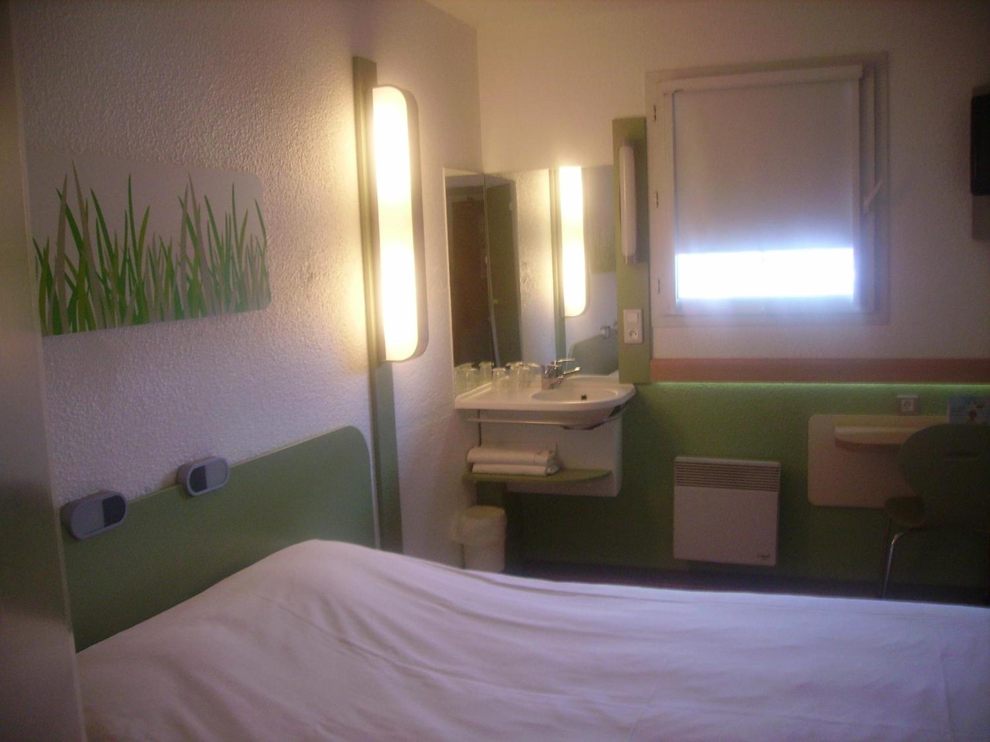 ibis budget Remiremont Buitenkant foto