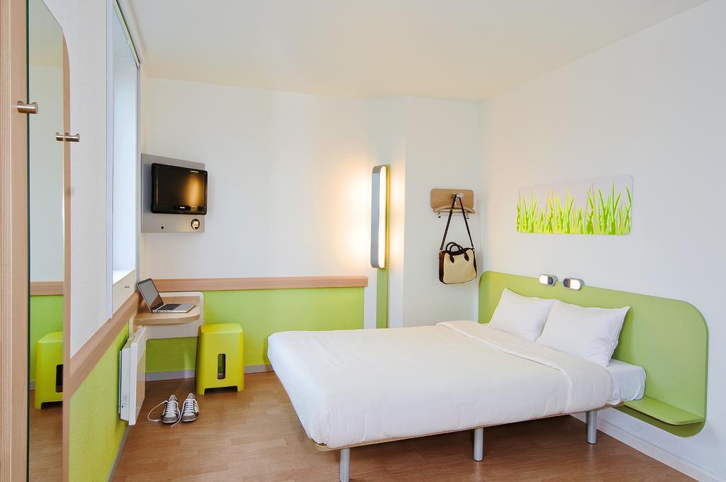 ibis budget Remiremont Buitenkant foto