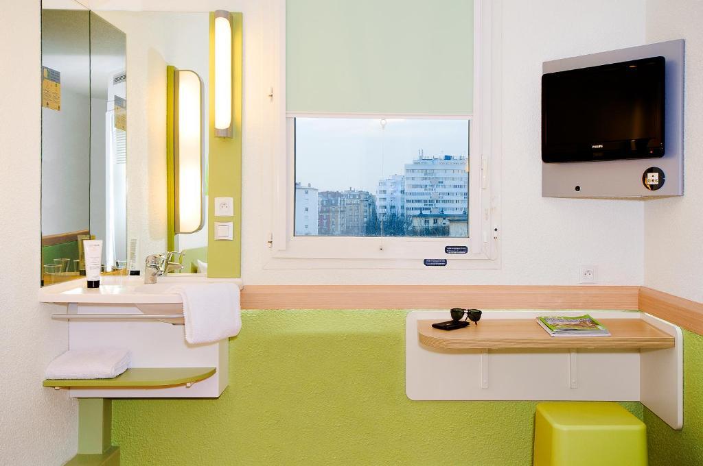 ibis budget Remiremont Buitenkant foto